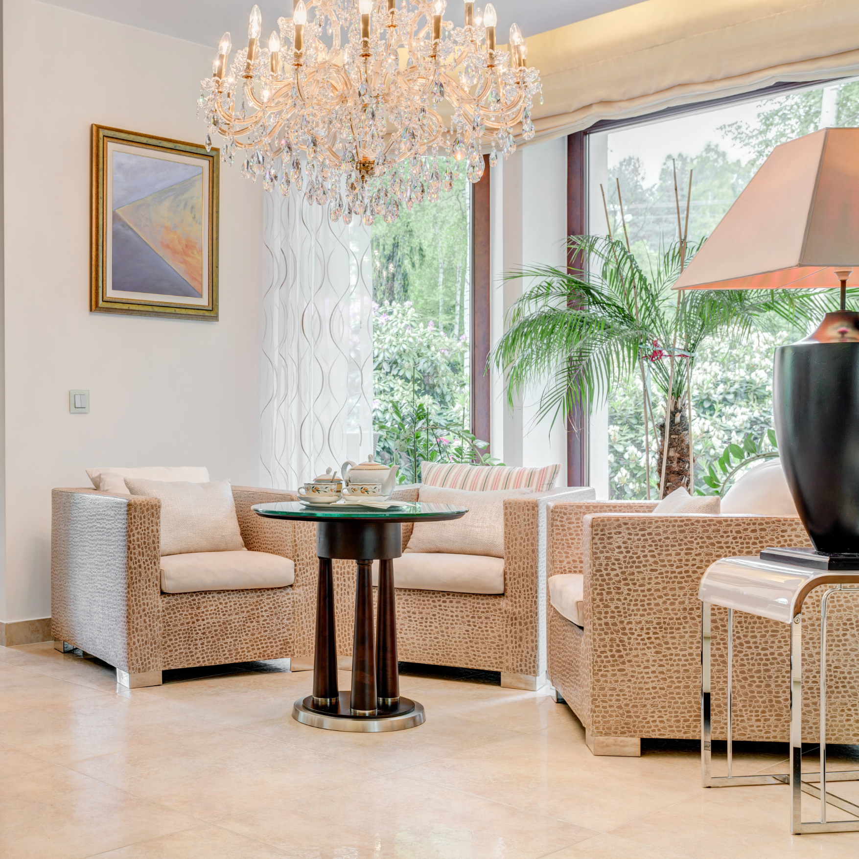 How to Choose the Perfect Chandelier for Your Living Room